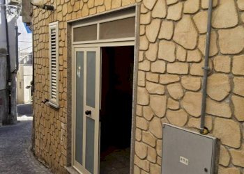 Facciata - Casa indipendente via Umberto I', Riace - foto 2