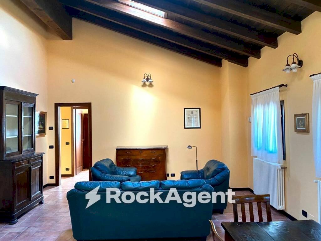 Salone - Three-room apartment via Abetone Inferiore, Maranello - photo 1