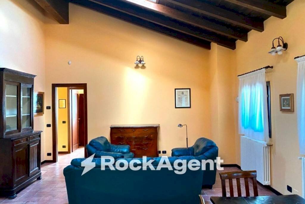 Salone - Three-room apartment via Abetone Inferiore, Maranello - photo 3
