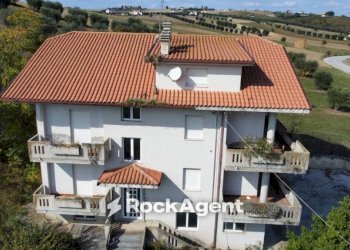 Facciata - Villa via Archimede, 61, Sant'Egidio alla Vibrata - foto 4