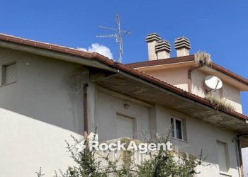 Facciata - Villa via Archimede, 61, Sant'Egidio alla Vibrata - foto 31