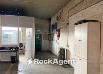 Interno non residenziale - Shed largo Remo Coen, Parma - photo 18