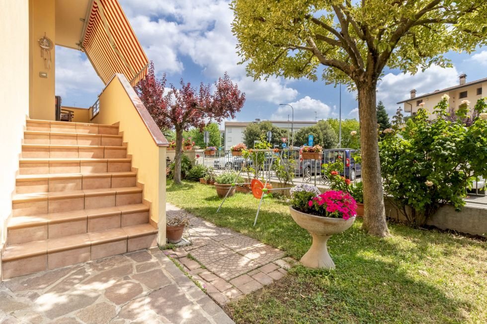 Portion of a house Imola - photo 1