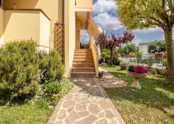 Portion of a house Imola - photo 6