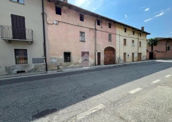 Semi-detached house Via Roma, Envie - photo 2