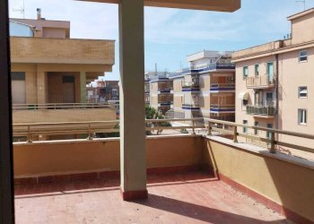 Terrazzo - Two-room apartment Via Rumenia, Pomezia - photo 2