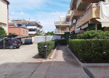 Esterno - Two-room apartment Via Rumenia, Pomezia - photo 24