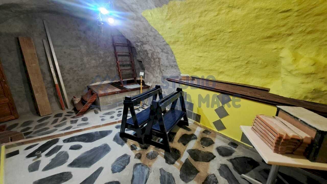 2 - Warehouse Via Emanuelli, Molini di Triora - photo 2