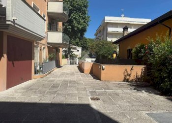 Box Viale Ugo Foscolo, Riccione - foto 9