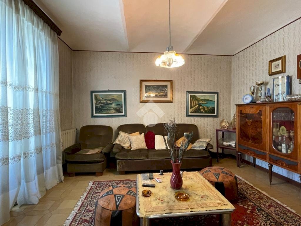 Apartment Via Giuseppe Garibaldi, Santo Stefano Belbo - photo 3