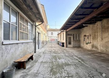 Stable - Palace Via Campanella, Tortona - photo 15