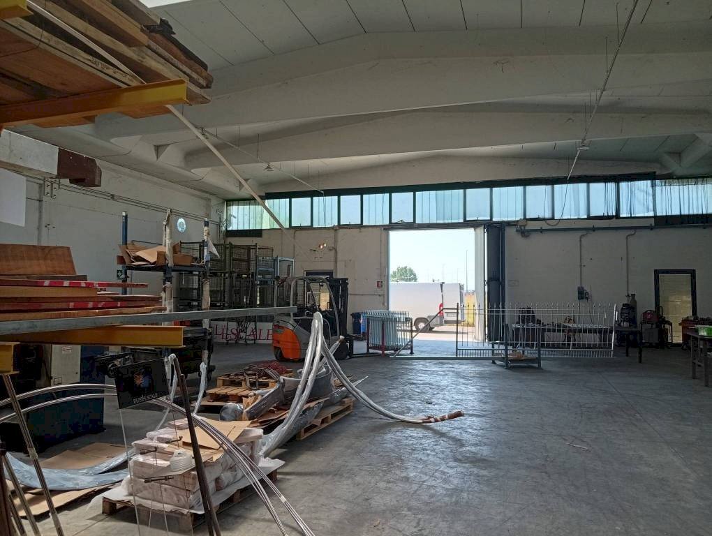 Interno non residenziale - Shed via Bologna, Novi di Modena - photo 1