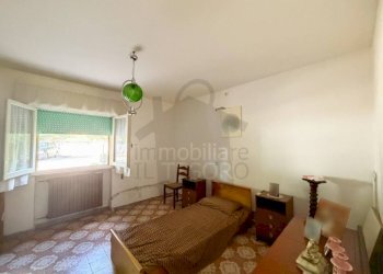 Camera da letto - Quadrilocale via Collina, 1987, Poggio Torriana - foto 7