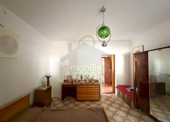 Camera da letto - Quadrilocale via Collina, 1987, Poggio Torriana - foto 8