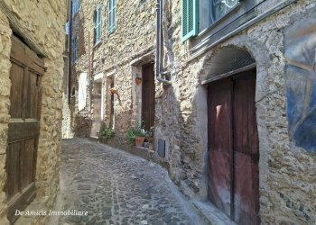 Facciata - Four-room apartment via Roma, 7, Apricale - photo 1