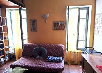 Soggiorno - Four-room apartment via Roma, 7, Apricale - photo 4
