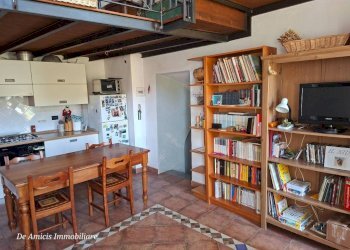 Soggiorno - Four-room apartment via Roma, 7, Apricale - photo 7