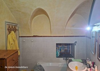 Bagno - Four-room apartment via Roma, 7, Apricale - photo 26