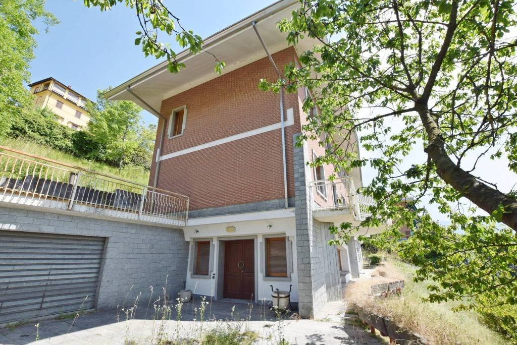 Facciata - Villa via Nino Carboneri, 2, Mondovì - foto 1