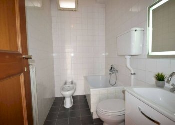 Bagno - Villa via Nino Carboneri, 2, Mondovì - foto 14