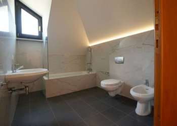 Bagno - Villa via Nino Carboneri, 2, Mondovì - foto 41