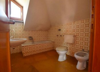 Bagno - Villa via Nino Carboneri, 2, Mondovì - foto 42