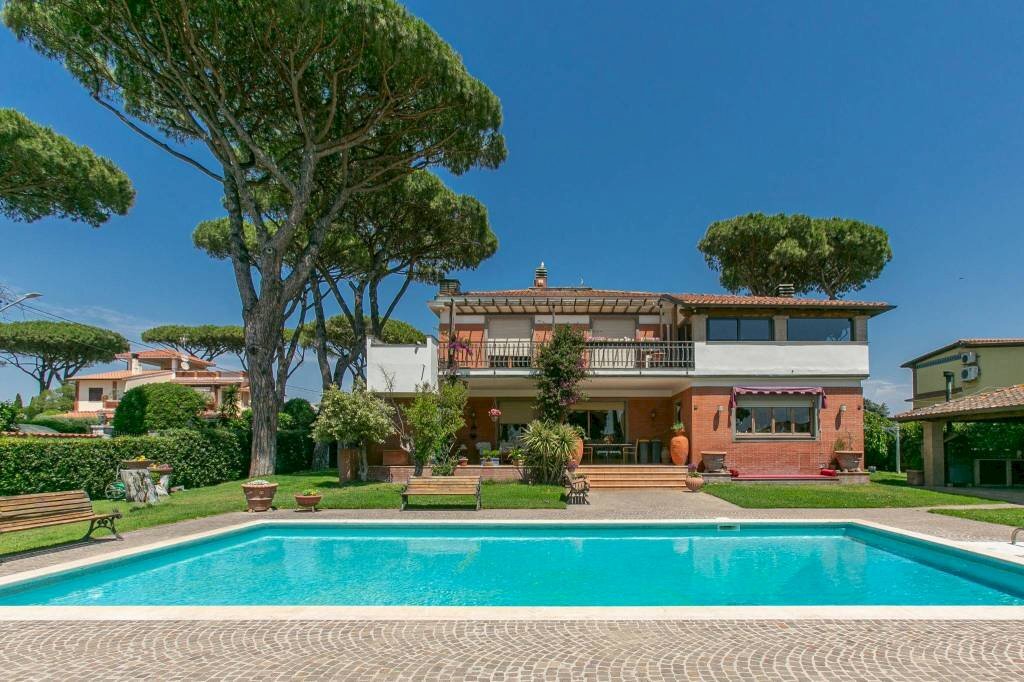 Piscina - Villa via dei Girasoli, 56, hamlet Lido Dei Pini, Anzio - photo 1