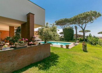 Piscina - Villa via dei Girasoli, 56, hamlet Lido Dei Pini, Anzio - photo 1