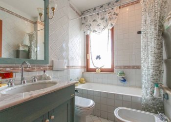 Bagno - Villa via dei Girasoli, 56, frazione Lido Dei Pini, Anzio - foto 26