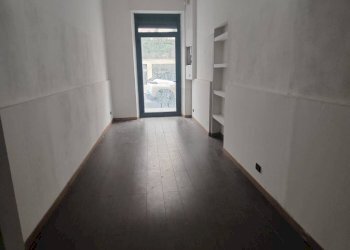 Interno non residenziale - Negozio corso Dante Alighieri, Alassio - foto 2