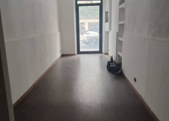 Interno non residenziale - Negozio corso Dante Alighieri, Alassio - foto 7