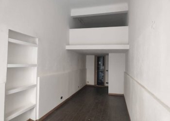 Interno non residenziale - Negozio corso Dante Alighieri, Alassio - foto 9