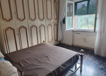 Camera da letto - Trilocale salita Dante Conte, Genova (zona Sampierdarena) - foto 21