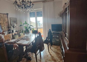 Sala da pranzo - Trilocale salita Dante Conte, Genova (zona Sampierdarena) - foto 2