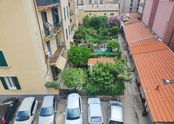 Cortile interno - Trilocale piazza Tommaso e Elena Paccini, Alassio - foto 30