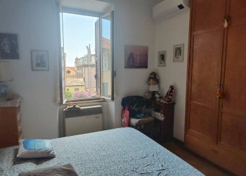 Camera da letto - Trilocale piazza Tommaso e Elena Paccini, Alassio - foto 16