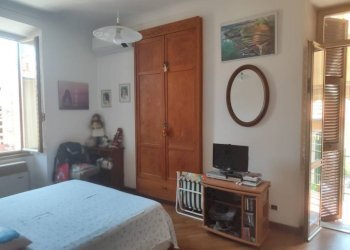 Camera da letto - Trilocale piazza Tommaso e Elena Paccini, Alassio - foto 3
