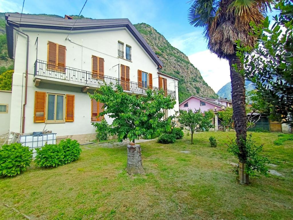 Villa via Duca D'Aosta, Verrès - photo 2