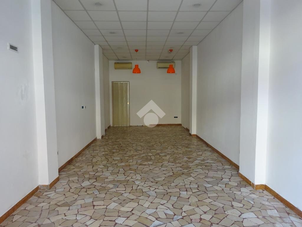Shop Via Comacchio, Ferrara - photo 1
