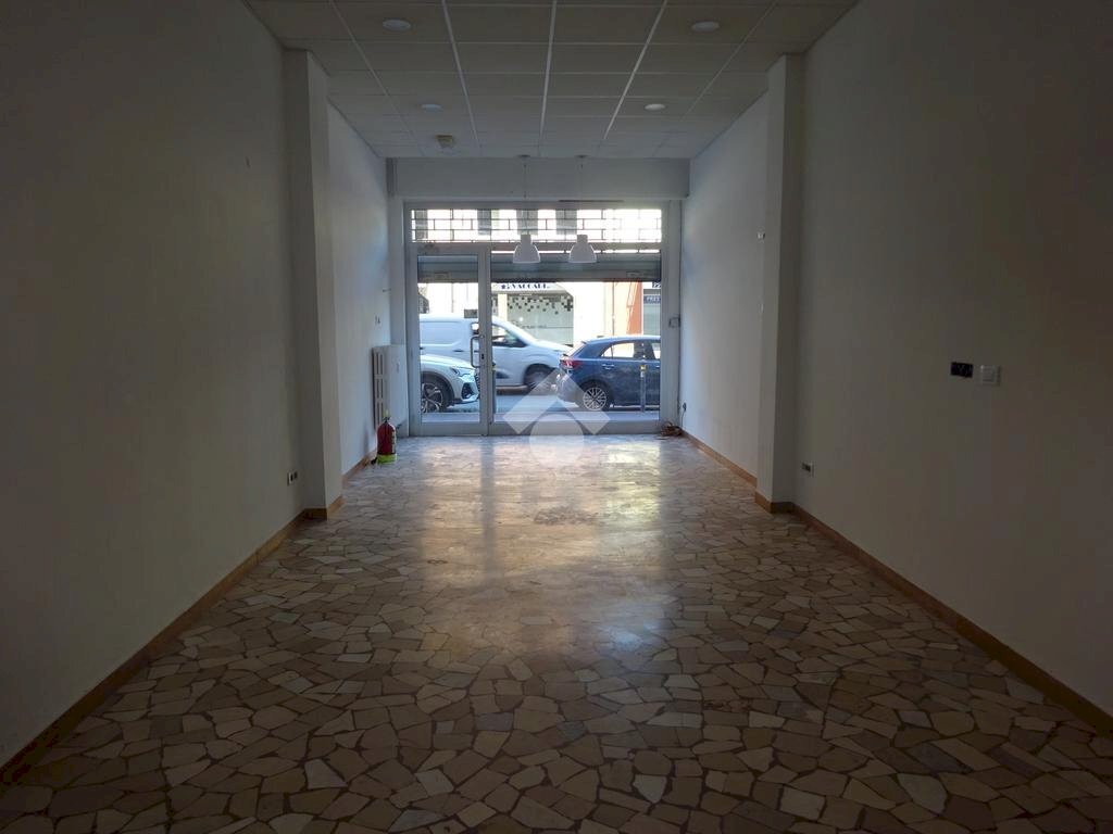 Shop Via Comacchio, Ferrara - photo 2