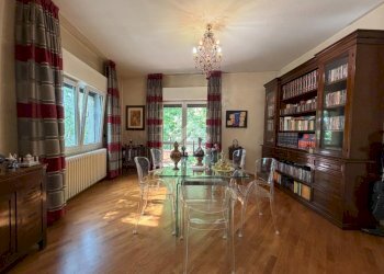 Four-room apartment Viale Storchi, Modena (neighborhood Circoscrizione 1) - photo 11