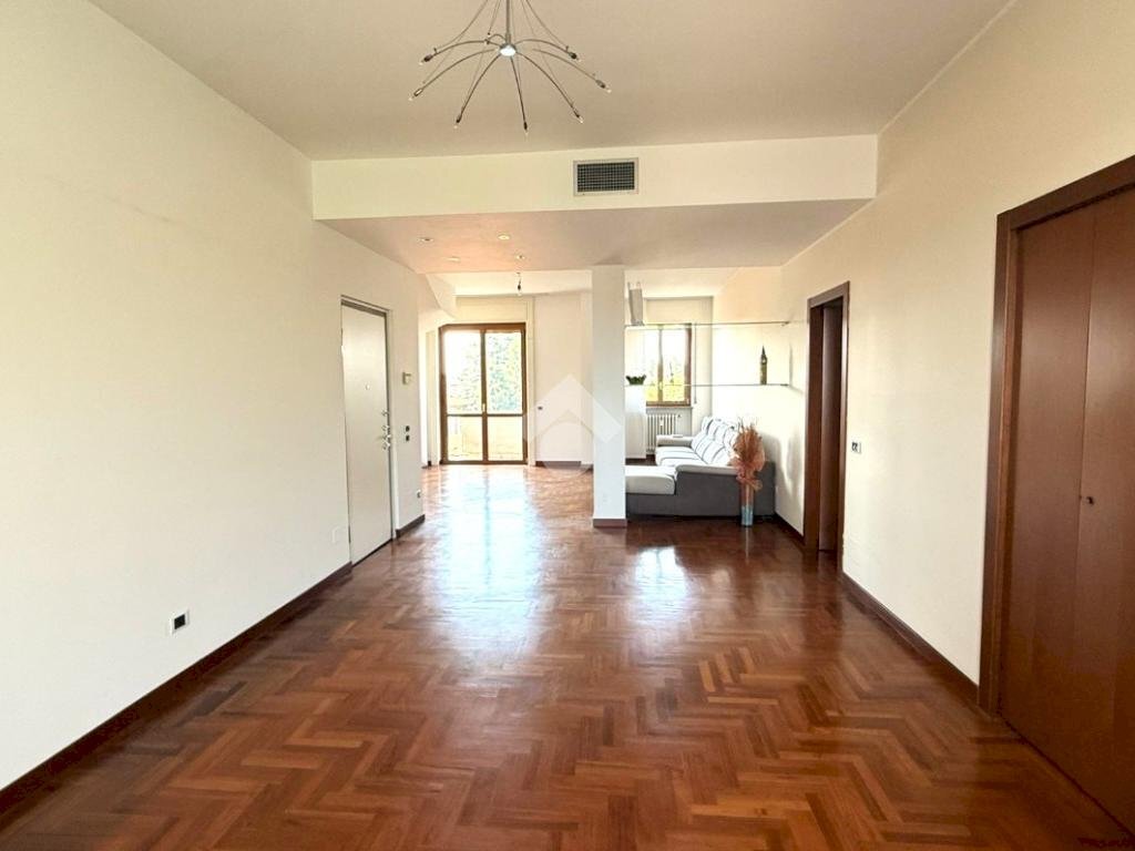 Four-room apartment Via Alessandro Volta, Legnano - photo 2