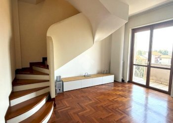 Four-room apartment Via Alessandro Volta, Legnano - photo 3