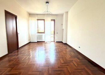 Four-room apartment Via Alessandro Volta, Legnano - photo 7