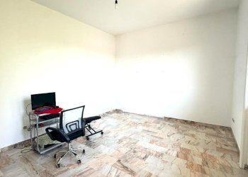 Four-room apartment Via Alessandro Volta, Legnano - photo 9