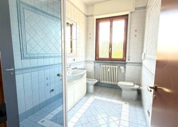 Four-room apartment Via Alessandro Volta, Legnano - photo 14