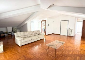 Four-room apartment Via Alessandro Volta, Legnano - photo 16