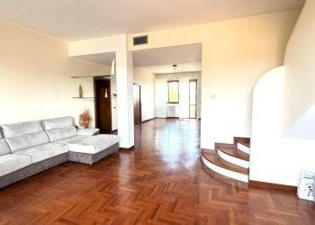 Four-room apartment Via Alessandro Volta, Legnano - photo 22