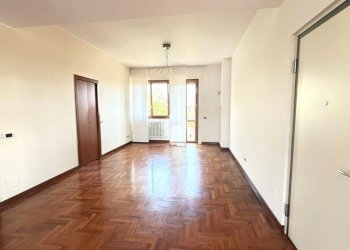 Four-room apartment Via Alessandro Volta, Legnano - photo 24