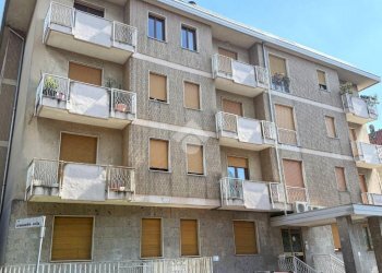 Four-room apartment Via Alessandro Volta, Legnano - photo 27